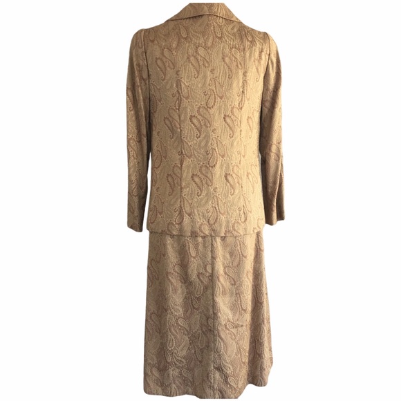TRUE VINTAGE Gold Paisley 2PC Sheath & Jac… - Picture 3 of 10